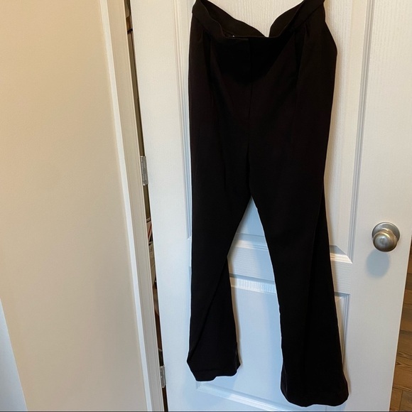 Jones New York dark brown pleat front trousers 96% wool lined in polyester - Picture 3 of 7